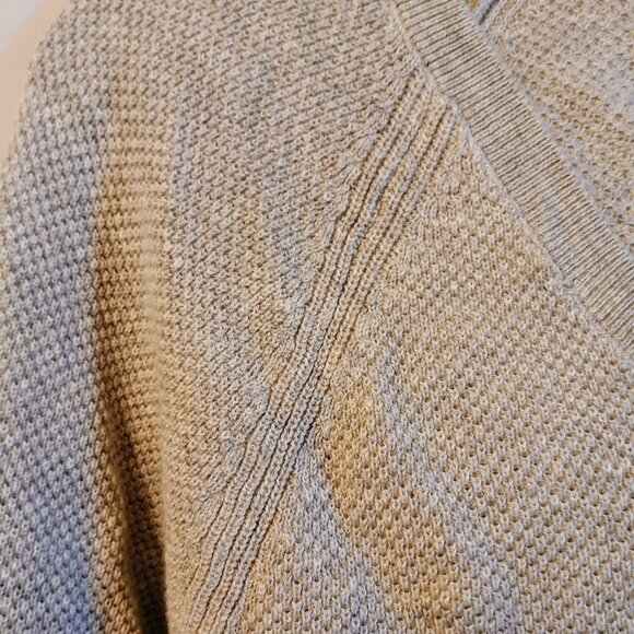 GAP Pointelle Sweater Top women M Gray Light crochet knit Raglan long sleeve EUC - Picture 4 of 9